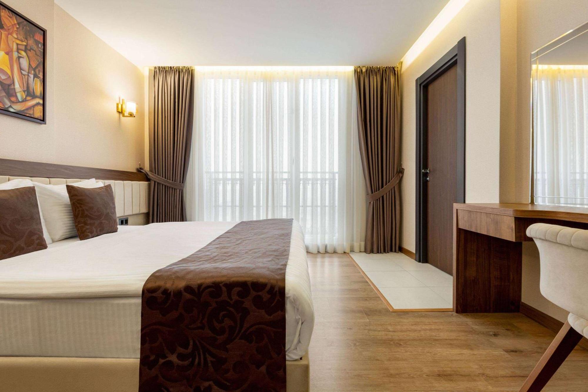 Trademark Collection By Wyndham Operla Airport Hotels Arnavutkoy ภายนอก รูปภาพ